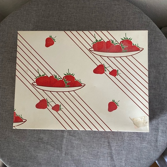 Mikasa Fresh Fruit Strawberries Bake & Serve Lasagna Dish 1980’s - Picture 7 of 7